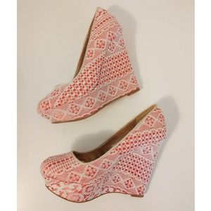 🆕Coral Lace Retro Wedges